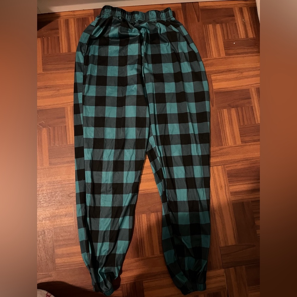 green and black plaid pajama pants